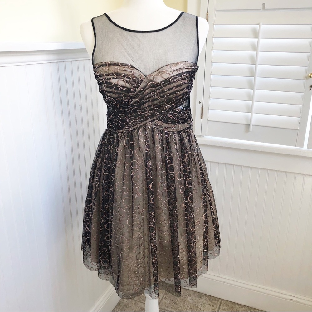 Hailey Logan by Adrianna Papell Black & Gold Dress